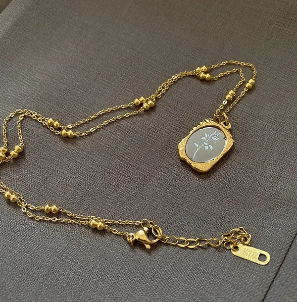 Gold_Necklace_For_Women